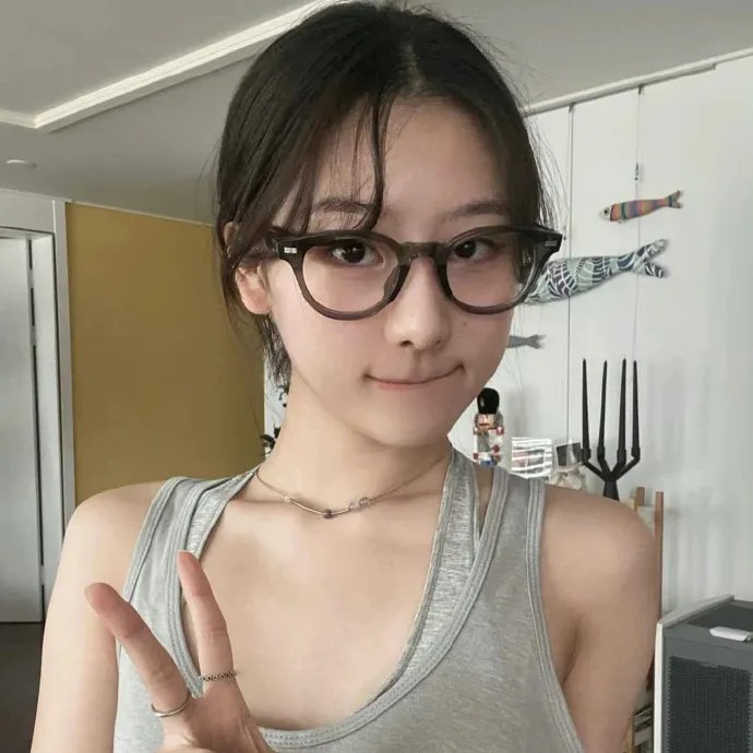 她回来的那天海报